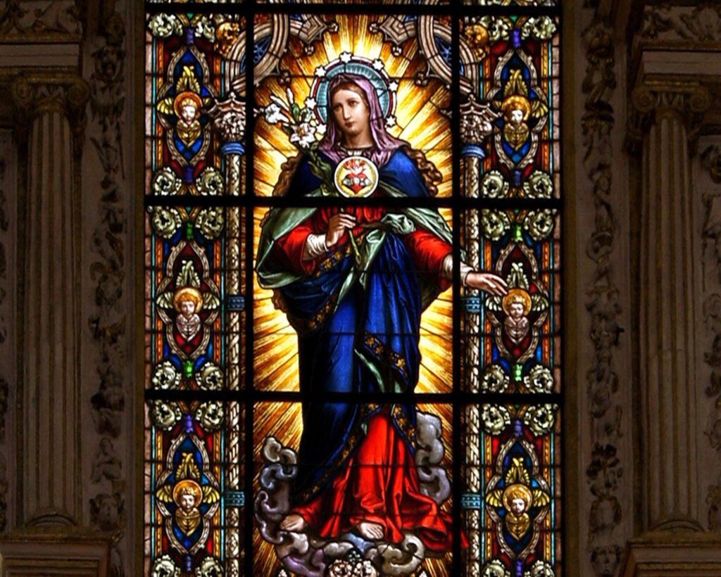 Stained glass window of the Immaculate Heart of Virgin Mary, choir of Cathedral of Cordoba, Spain (Wikimedia Commons)