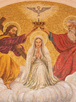 Fatima,,Portugal,-,July,23,,2016:,Painting,Of,The,Coronation