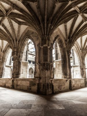 Cloister,Arch,Perspective,Of,Cahors,Cathedral,In,France