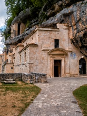 Church,Of,The,Hermitage,Of,Santo,Spirito,In,Majella,abruzzo.