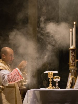 Rome,,Italy,-,Circa,October,2016,-,Catholic,Priest,Celebrating
