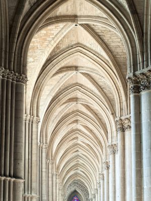 Archway,In,The,Gothic,Cathedral,Of,Reims,,France
